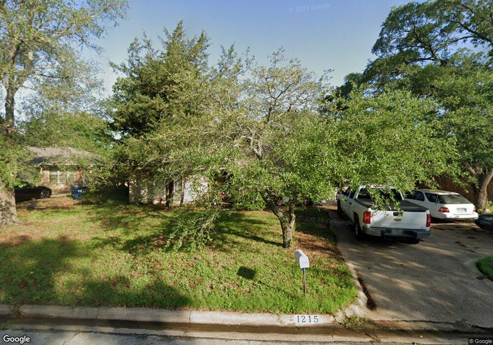 1215 King Arthur Cir, College Station, TX 77840 - photo 1