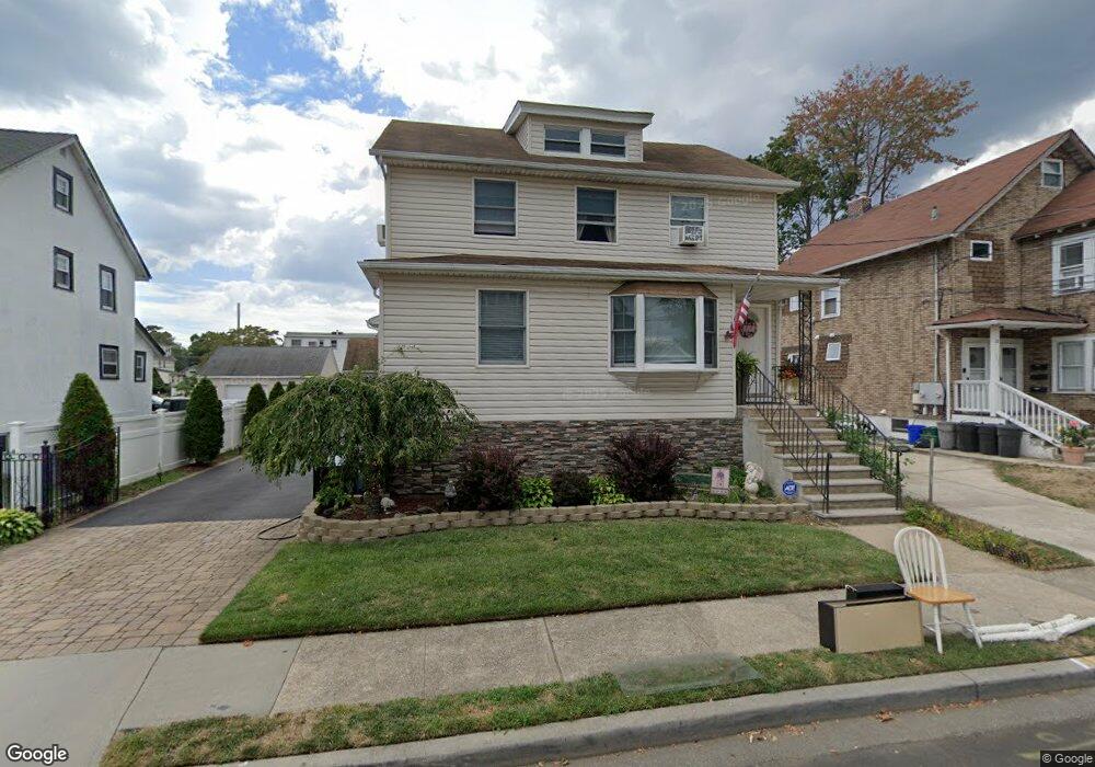 14 Maple Ave, Lynbrook, NY 11563 - photo 1