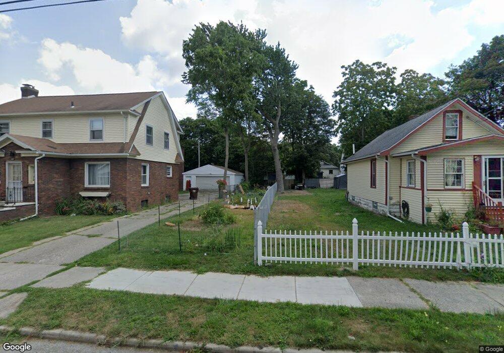 1015 Dakin St, Lansing, MI 48912 - photo 1