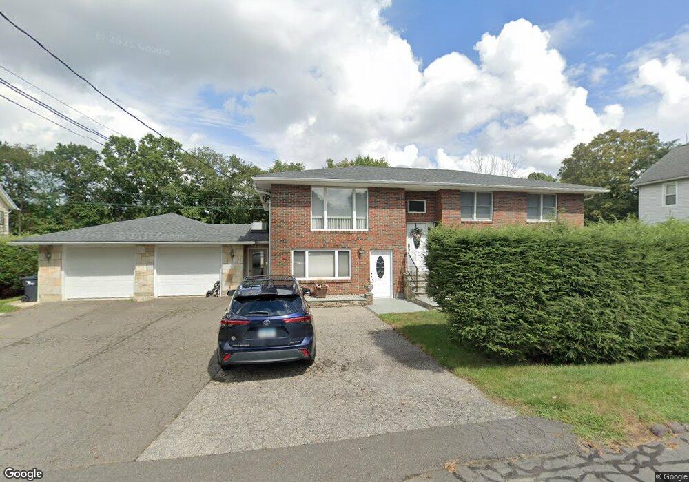 45 Maple Ave, Oakville, CT 06779 - photo 1