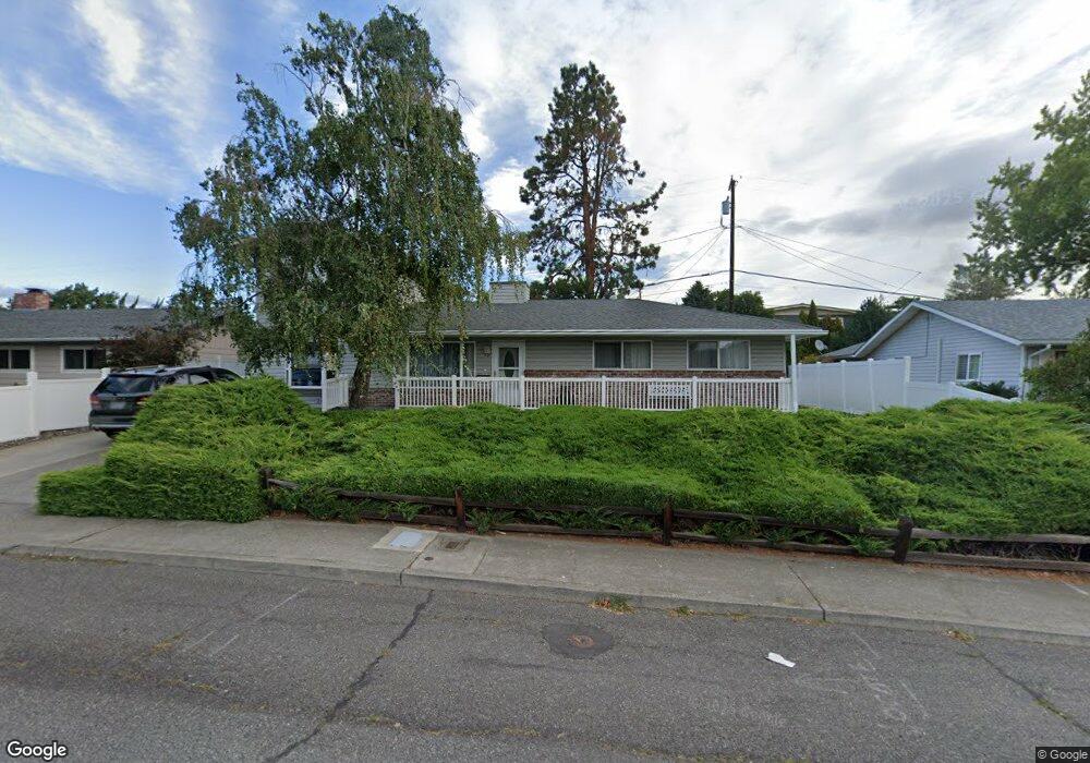 909 E 19th St, the Dalles, OR 97058 - photo 1