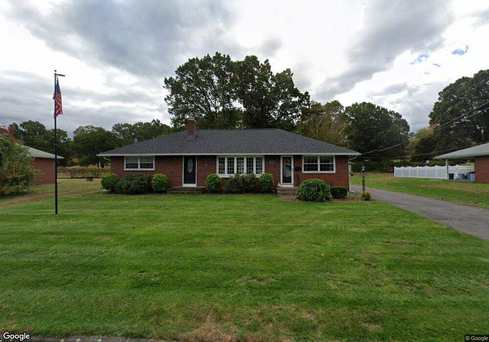 27 Fanjoy Dr, Chicopee, MA 01013 - photo 1