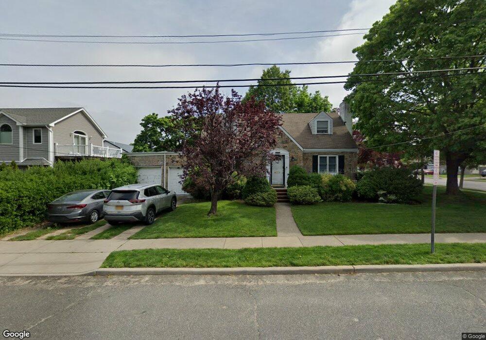 304 Collins Ln, West Hempstead, NY 11552 - photo 1