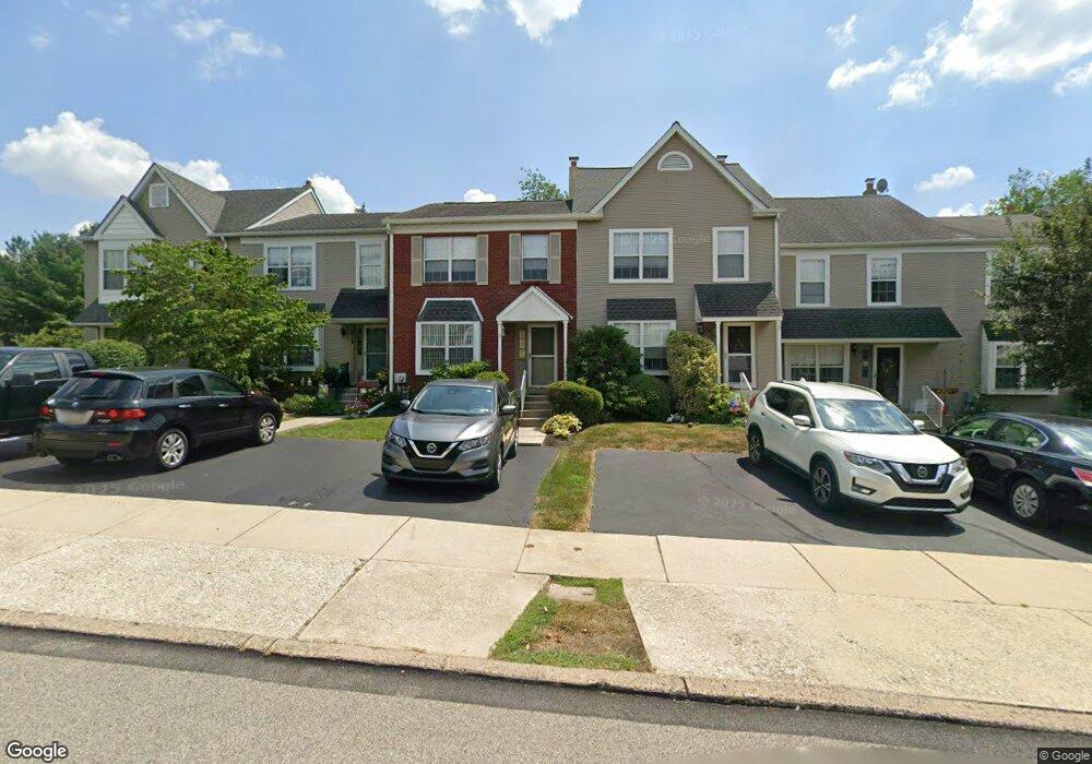 816 Treetop Ln, Norristown, PA 19403 - photo 1