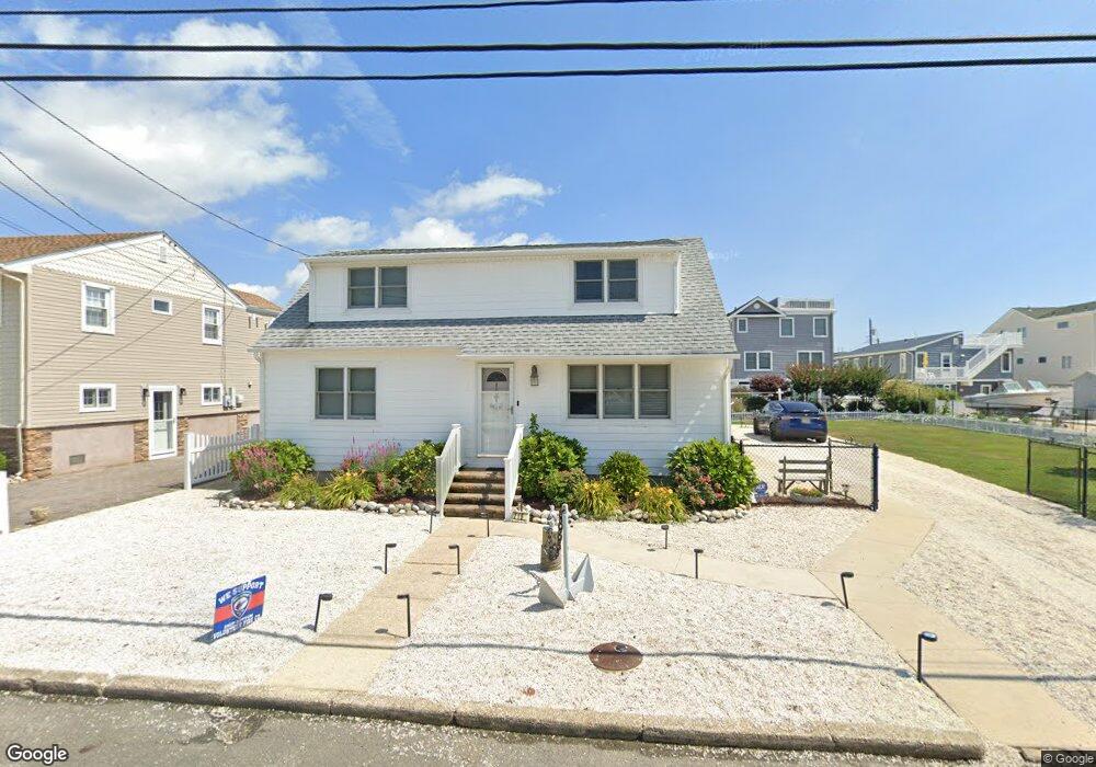 215 W 19th St, Ship Bottom, NJ 08008 - photo 1