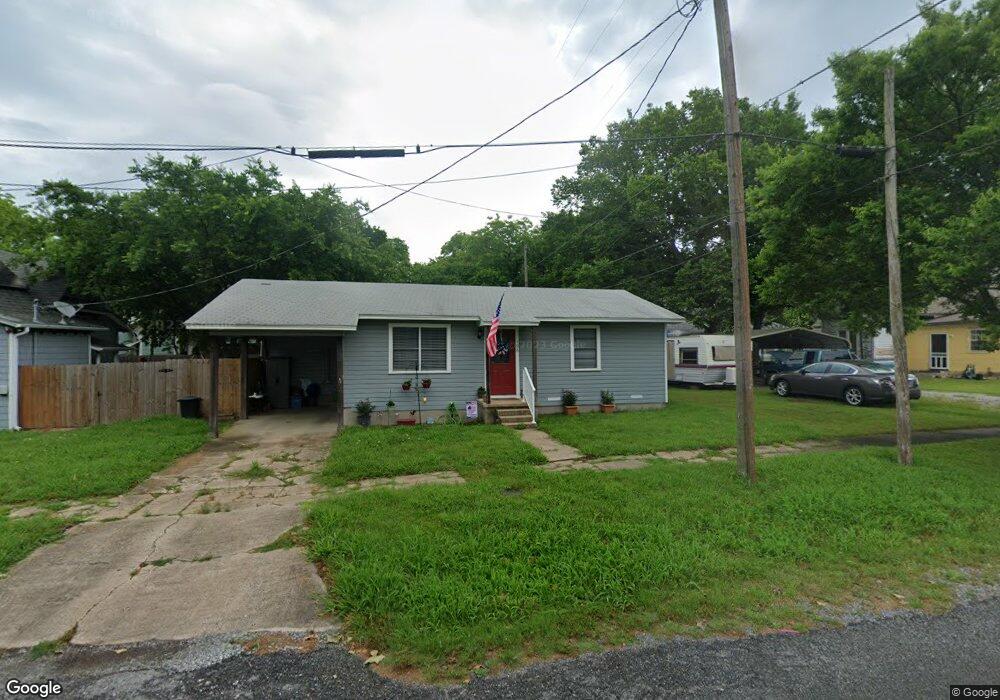 102 S Gowdy St, Whitewright, TX 75491 - photo 1