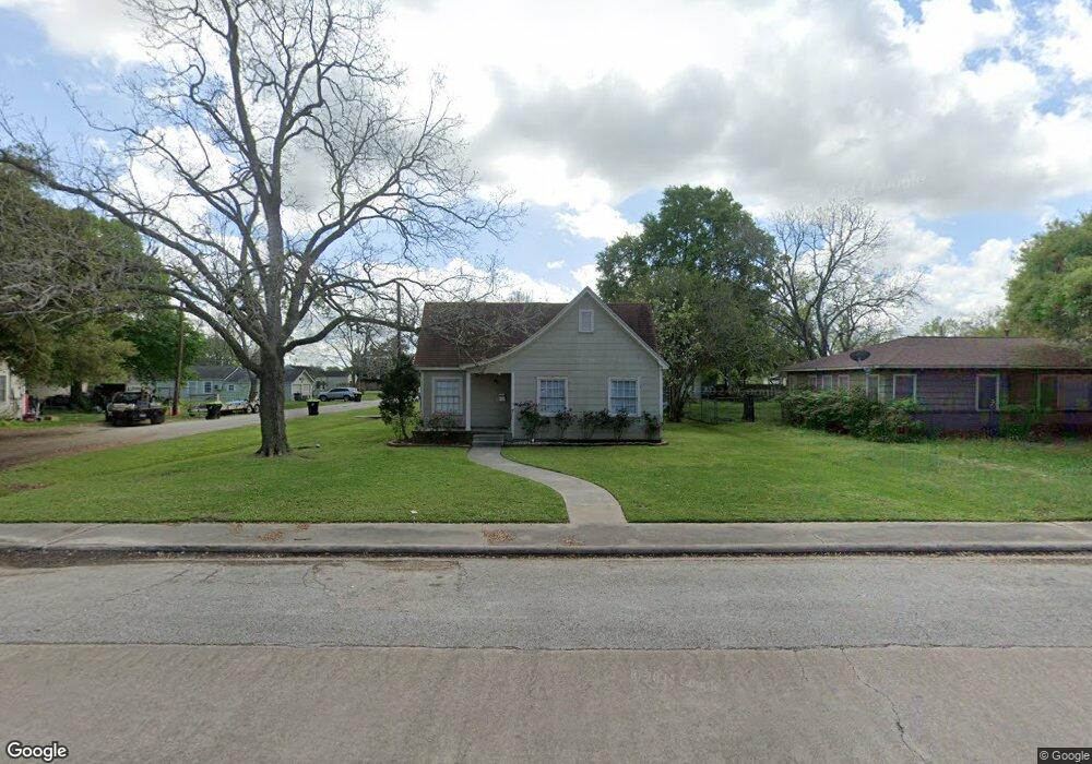 2824 4th St, Bay City, TX 77414 - photo 1