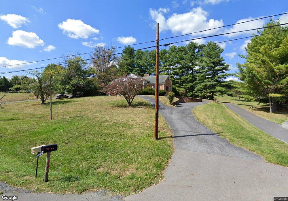 919 Lee Jackson Hwy, Staunton, VA 24401 - photo 1