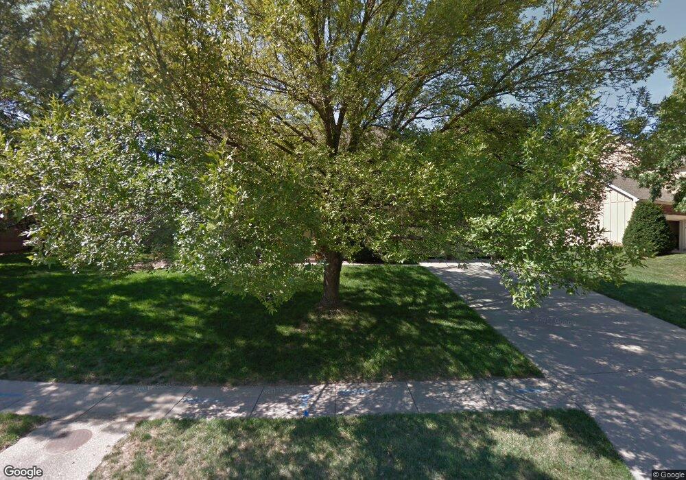 8024 Hallet St, Lenexa, KS 66215 - photo 1