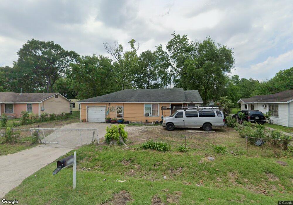 7513 Carothers St, Houston, TX 77028 - photo 1