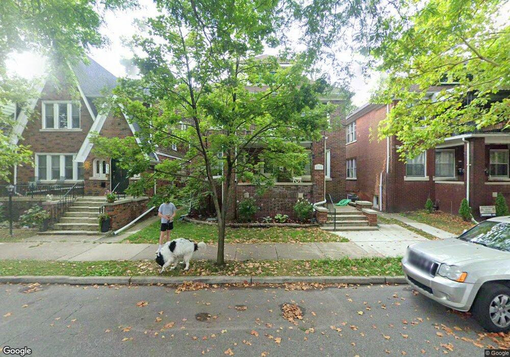 879 Beaconsfield Ave unit 2, Grosse Pointe Park, MI 48230 - photo 1