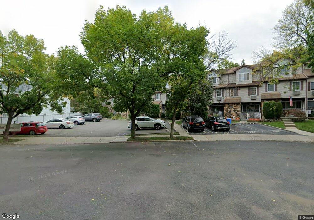 29 Croft Ct, Staten Island, NY 10306 - photo 1