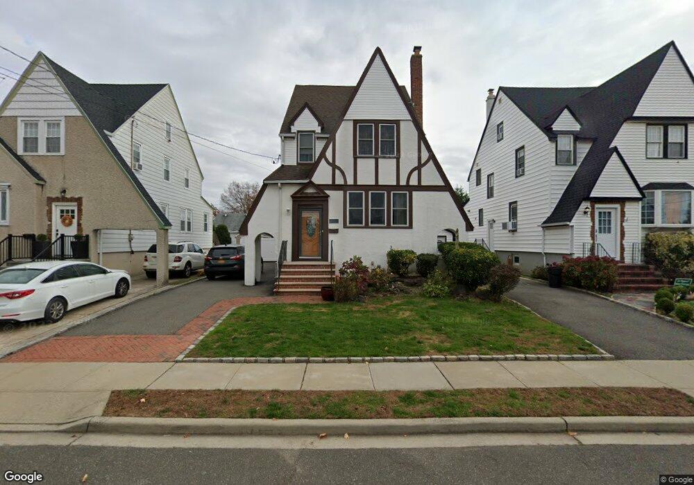 135 Gordon Rd, Valley Stream, NY 11581 - photo 1