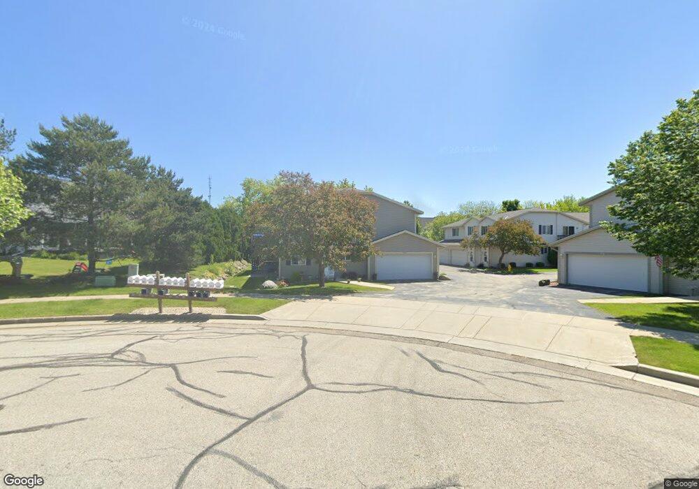 634 Beaus Bay unit 4, Slinger, WI 53086 - photo 1