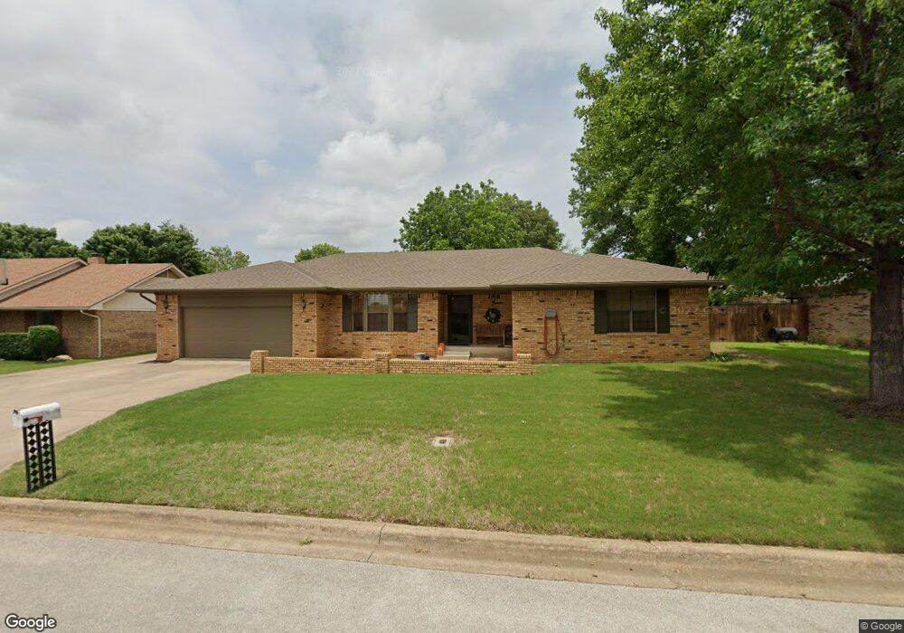 1605 Olive St, Ardmore, OK 73401 - photo 1