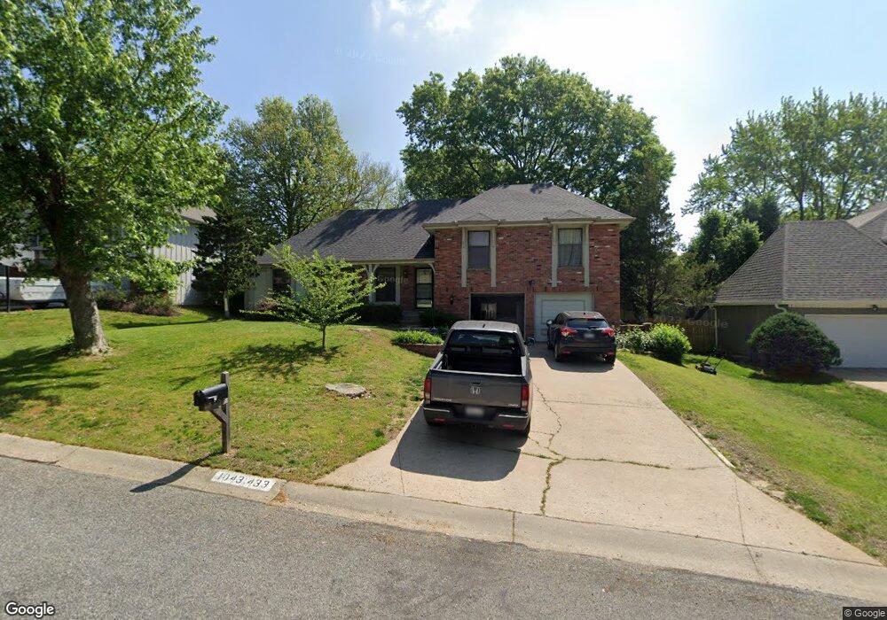10433 Oakmont St, Lenexa, KS 66215 - photo 1