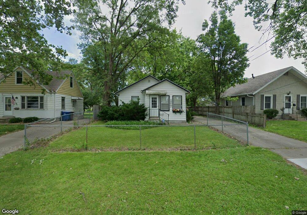 1217 E 27th St, Des Moines, IA 50317 - photo 1