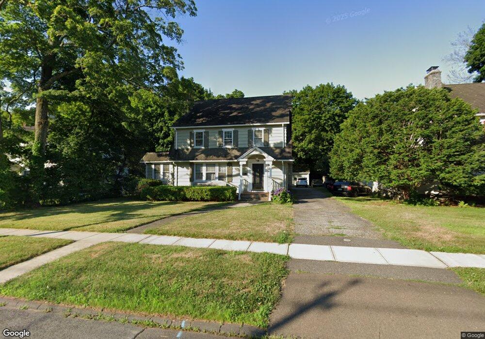 487 Stratfield Rd, Fairfield, CT 06825 - photo 1