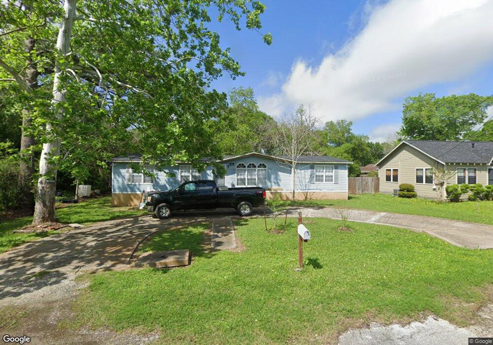 2712 Live Oak Ave, Bay City, TX 77414 - photo 1