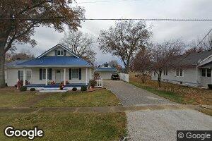 105 S Park St, Hoyleton, IL 62803