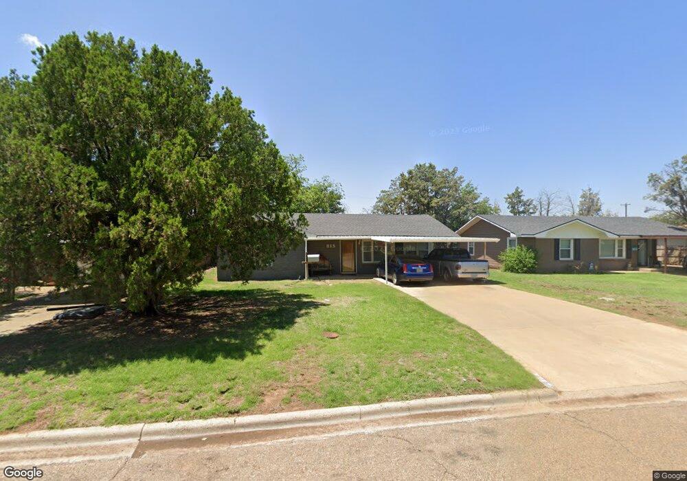 815 Borger St, Plainview, TX 79072 - photo 1