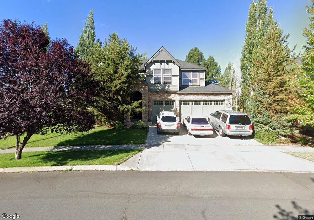 19540 Hollygrape St, Bend, OR 97702 - photo 1