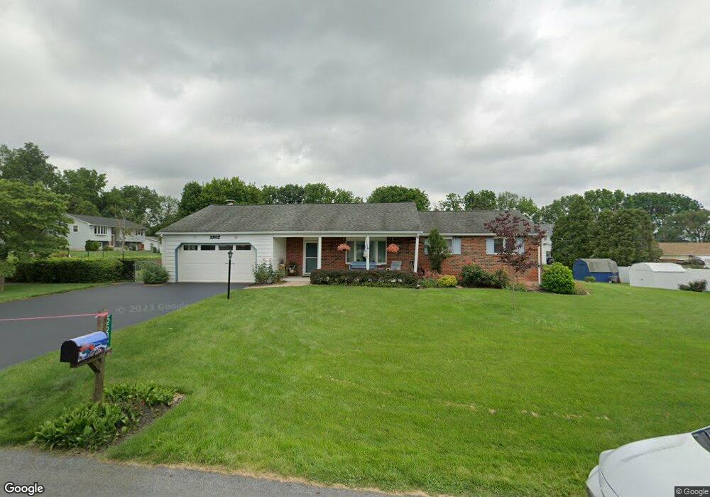 5502 Mohawk Dr, Bethlehem, PA 18017 - photo 1