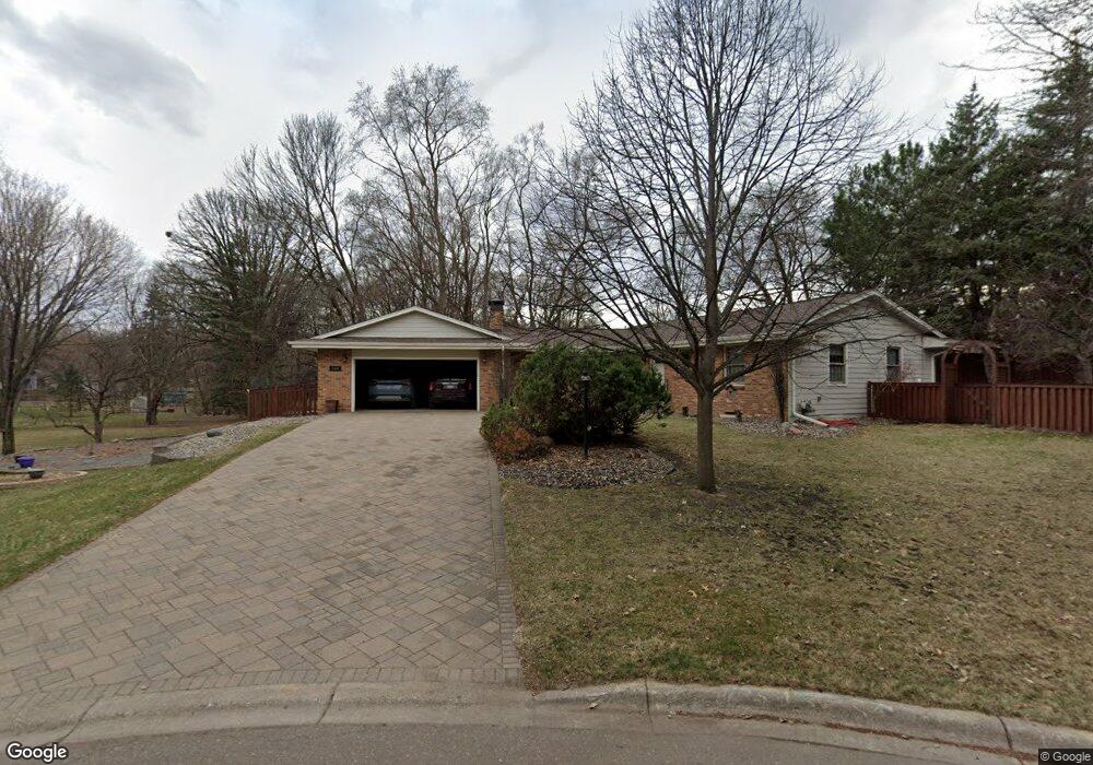 15419 Skyview Cir W, Minnetonka, MN 55345 - photo 1