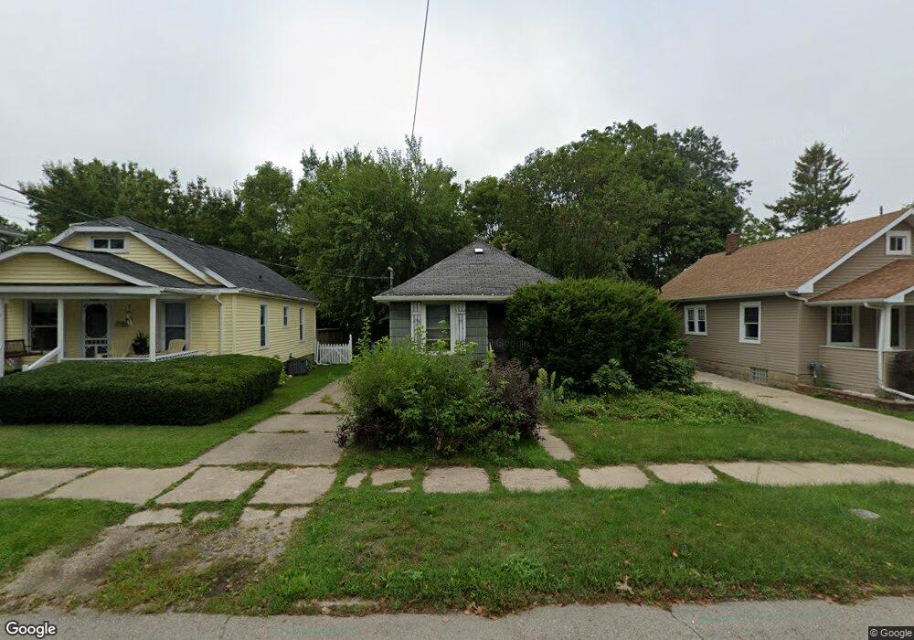 2414 Maplewood Ave, Lansing, MI 48910 - photo 1