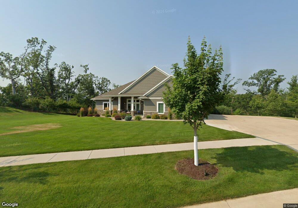 5607 River Pkwy NE, Cedar Rapids, IA 52411 - photo 1