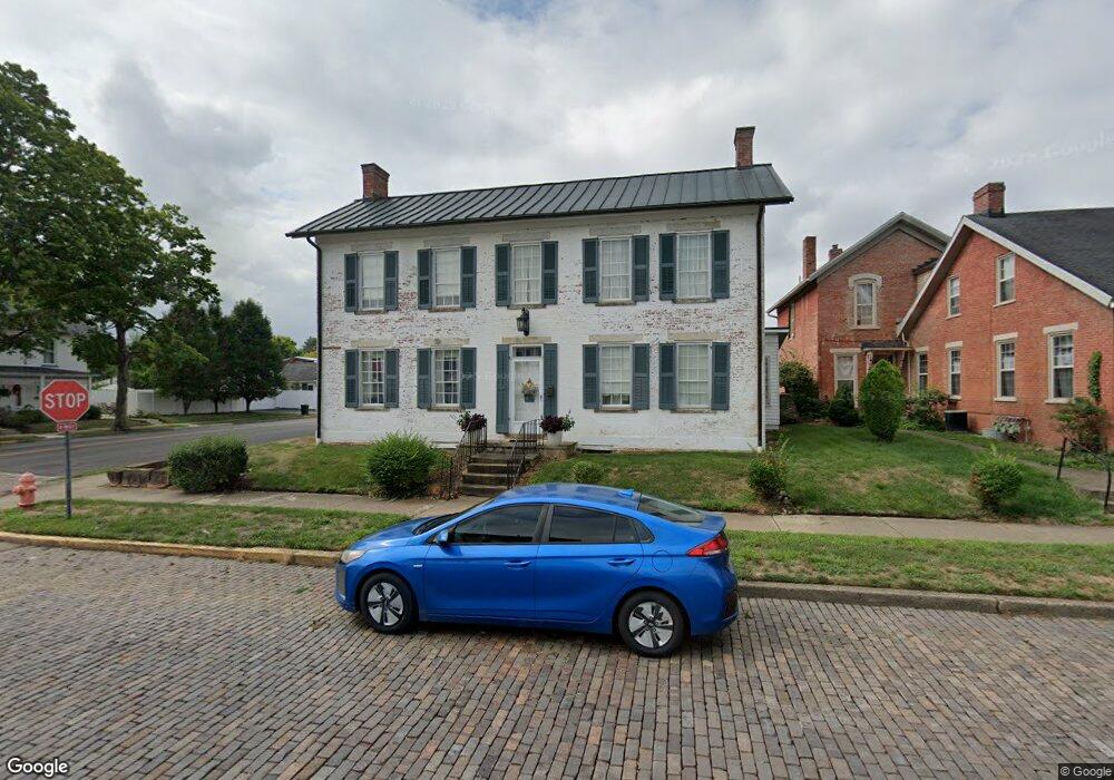 239 E Franklin St, Circleville, OH 43113 - photo 1