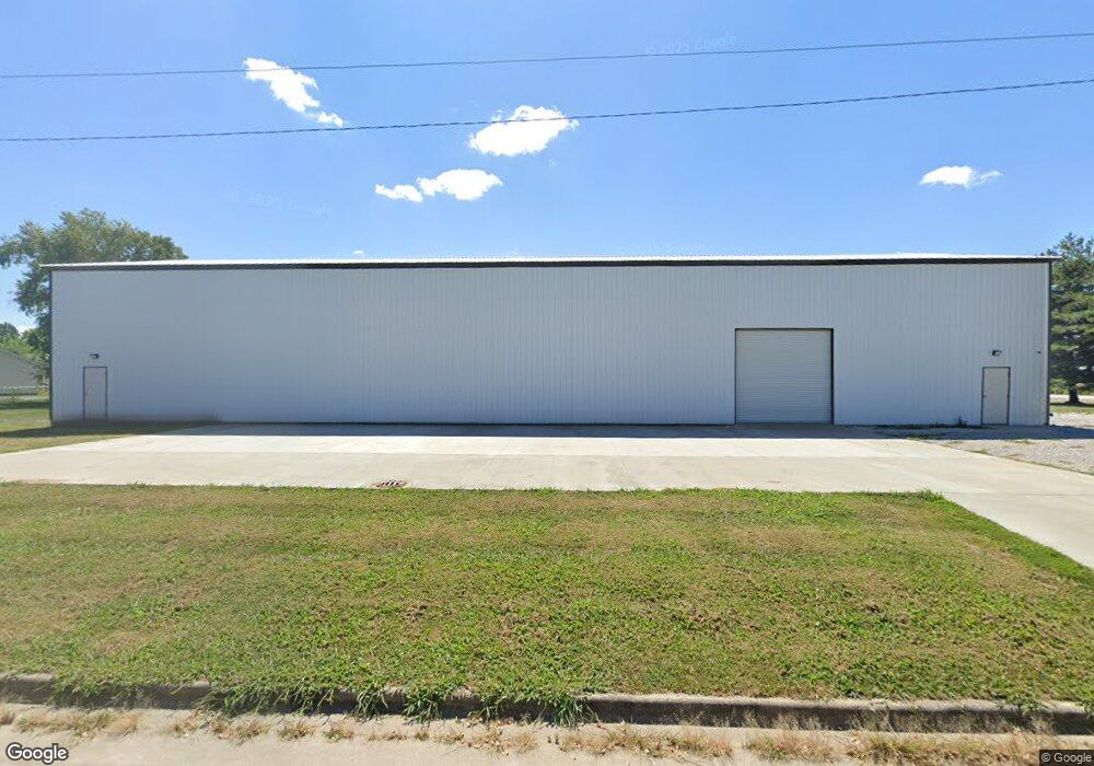 3009 W Lafayette Ave, Jacksonville, IL 62650 - photo 1