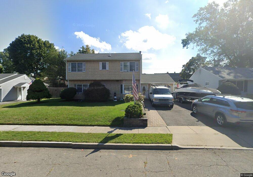 8 Bryant Rd, Glen Cove, NY 11542 - photo 1