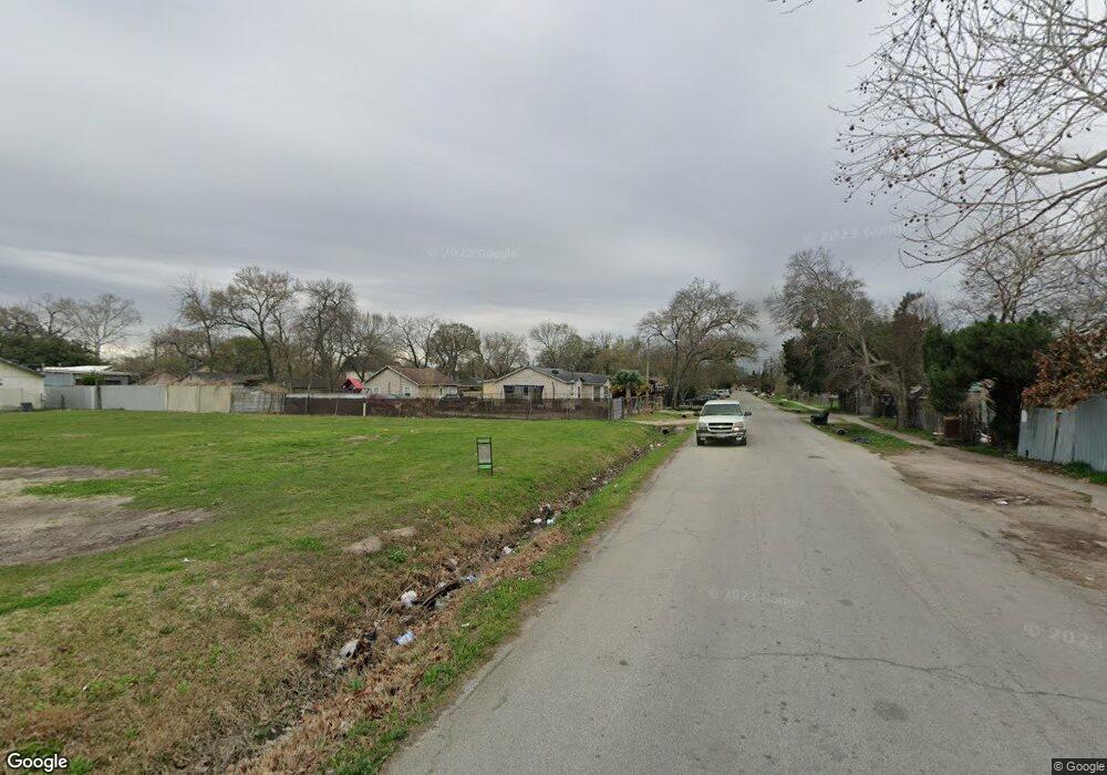 8318 Roswell St, Houston, TX 77022 - photo 1