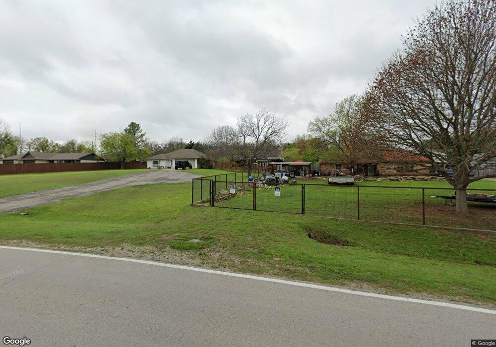 714 W Lake Dr, Weatherford, TX 76087 - photo 1