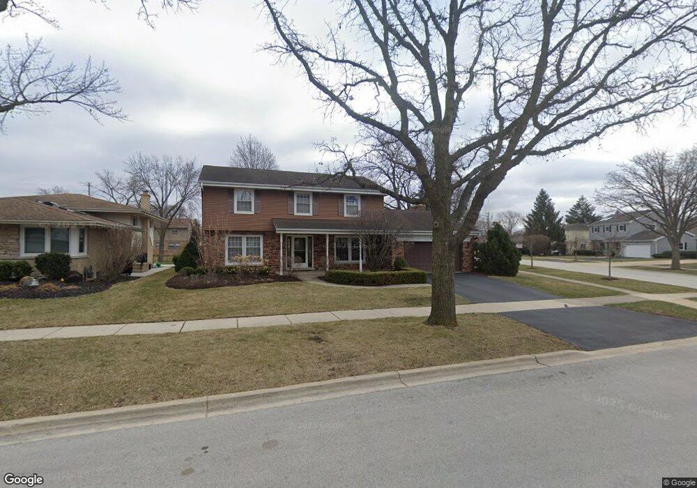 675 S Hillcrest Ave, Elmhurst, IL 60126 - photo 1