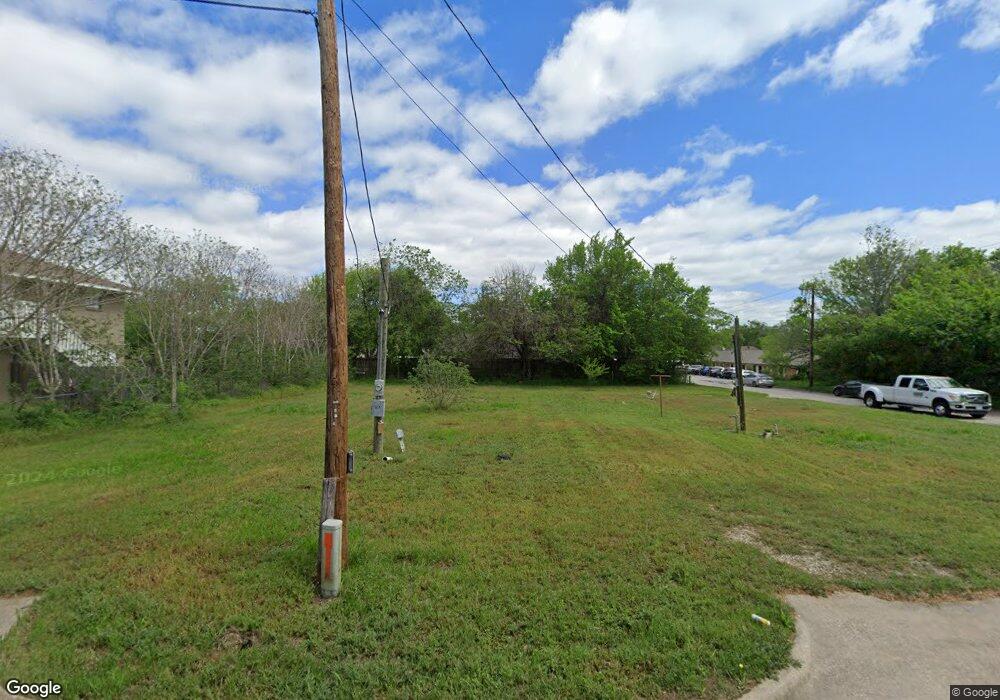 1011 S Brazos St, Weatherford, TX 76086 - photo 1