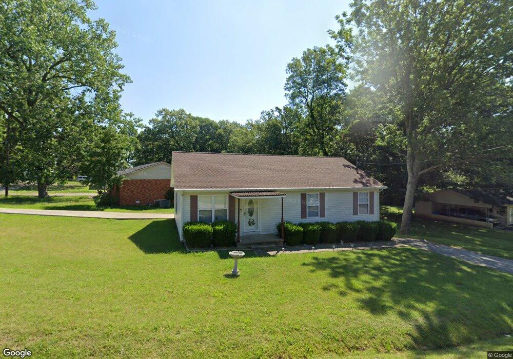 142 Gilkey Dr, Hopkinsville, KY 42240 - photo 1