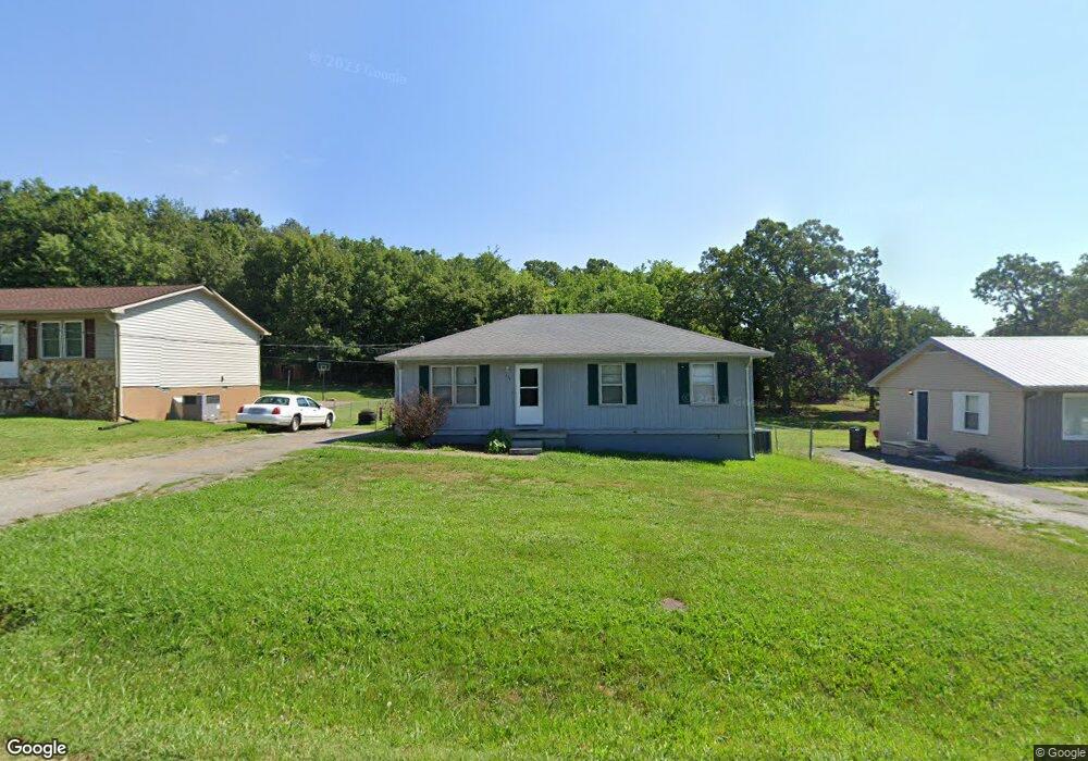 124 Gilkey Dr, Hopkinsville, KY 42240 - photo 1