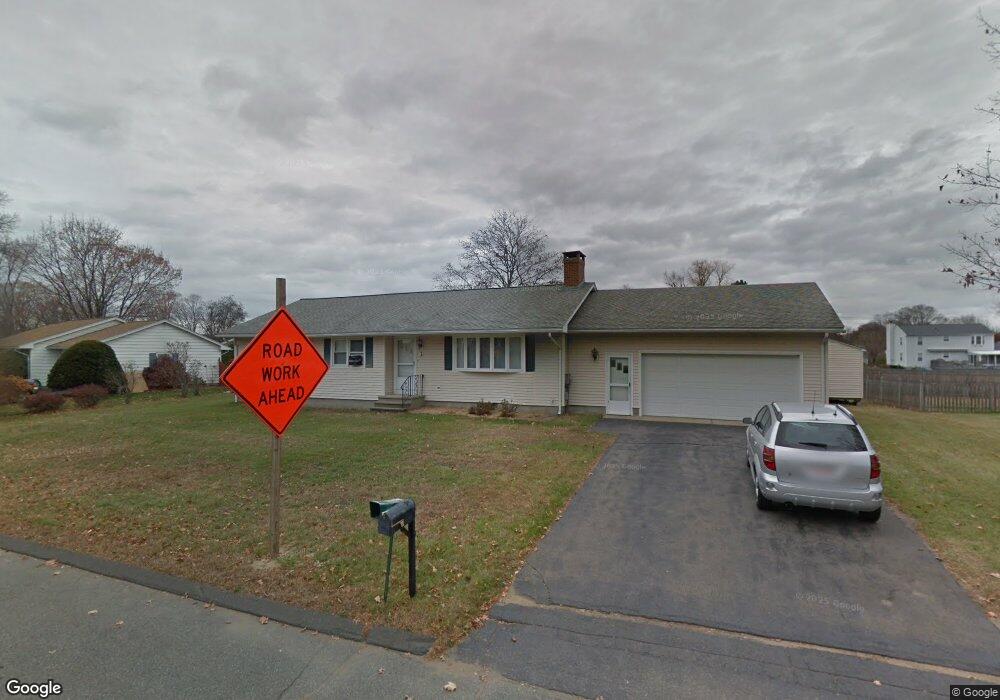 3 Gross Ln, Easthampton, MA 01027 - photo 1