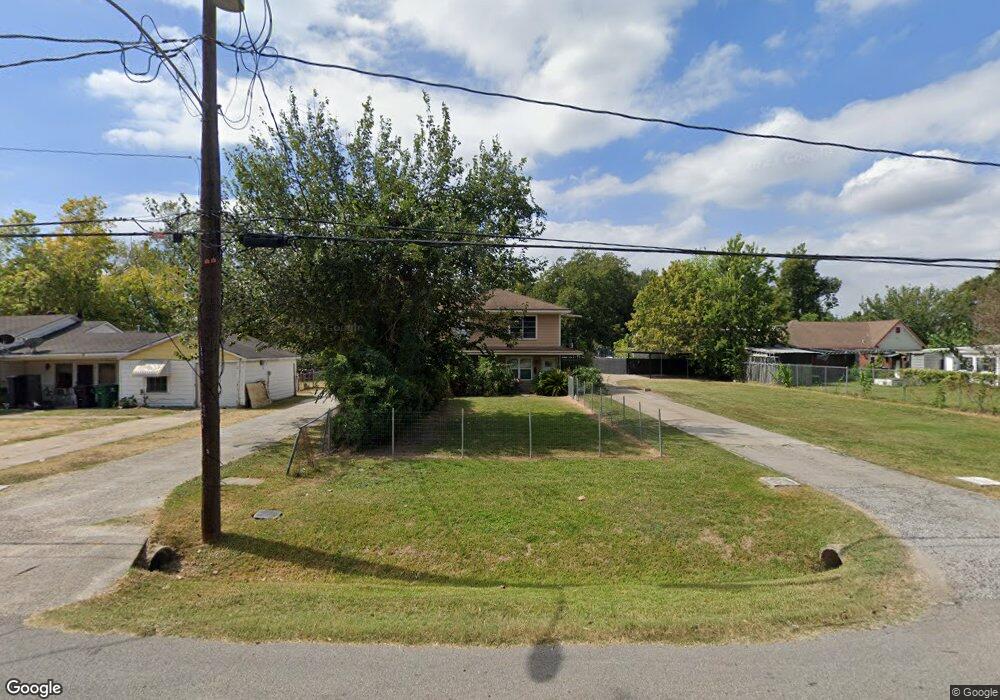 5219 Barrett St, Houston, TX 77022 - photo 1