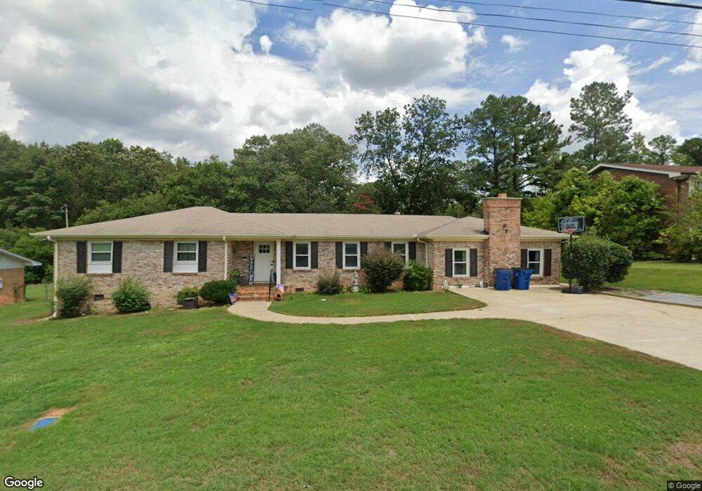 147 Nottingham Rd, Rainbow City, AL 35906 - photo 1