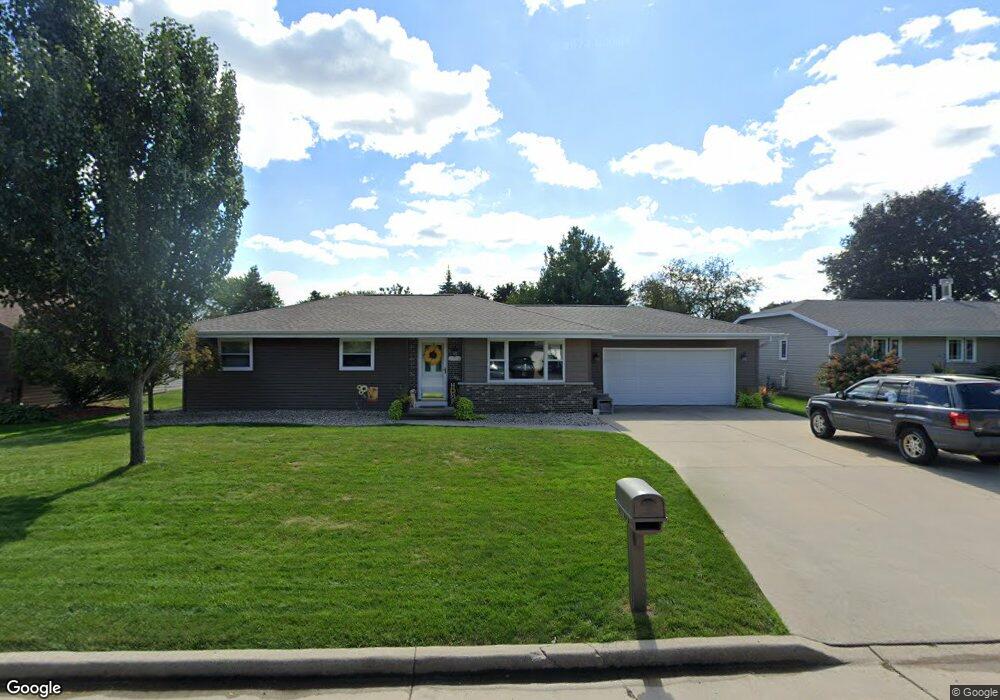 2309 W Wintergreen Dr, Appleton, WI 54914 - photo 1