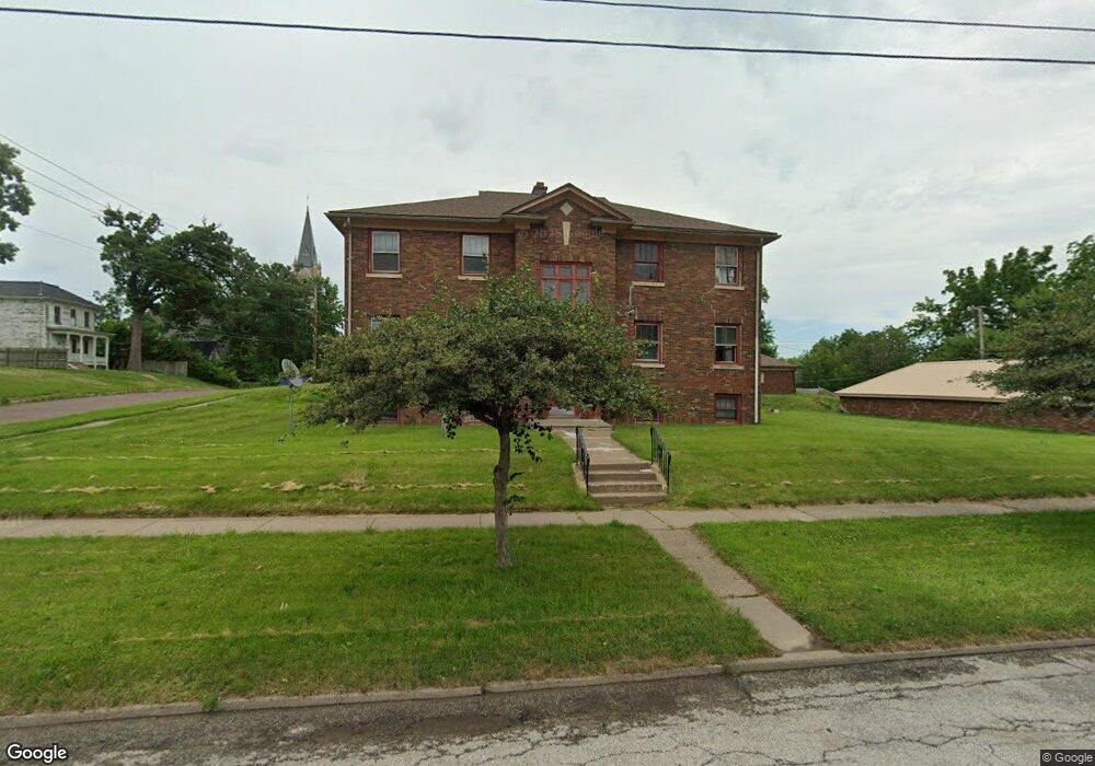 921 Pershing Ave, Davenport, IA 52803 - photo 1