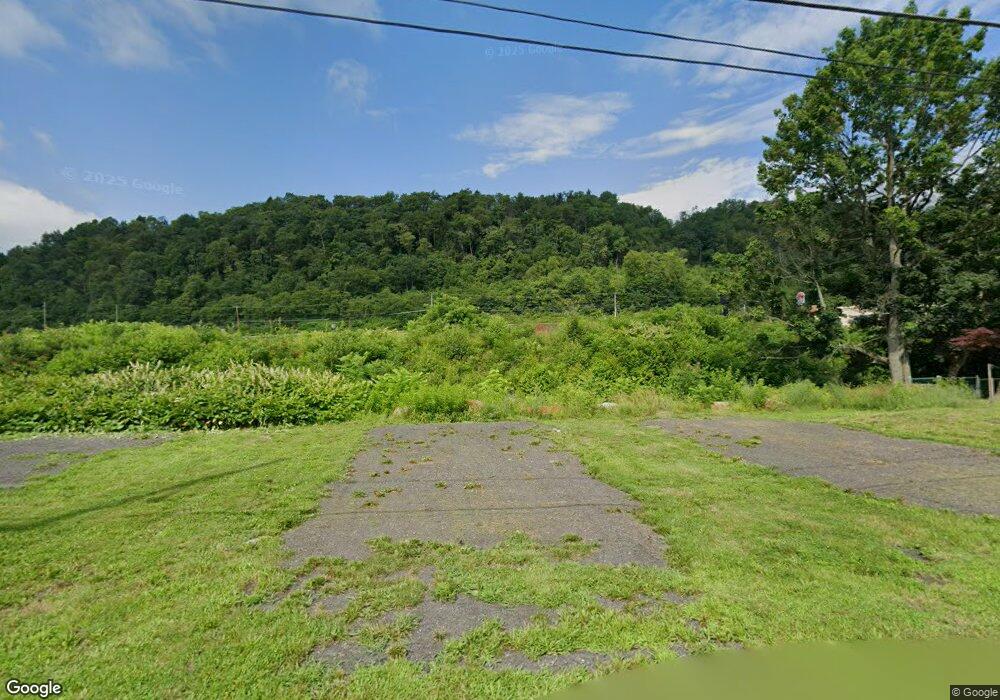 390 N Mill St, Saint Clair, PA 17970 - photo 1