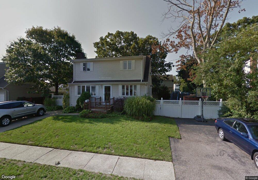 265 30th St, Lindenhurst, NY 11757 - photo 1