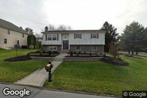 40 Redwood Dr, Wilkes Barre, PA 18702