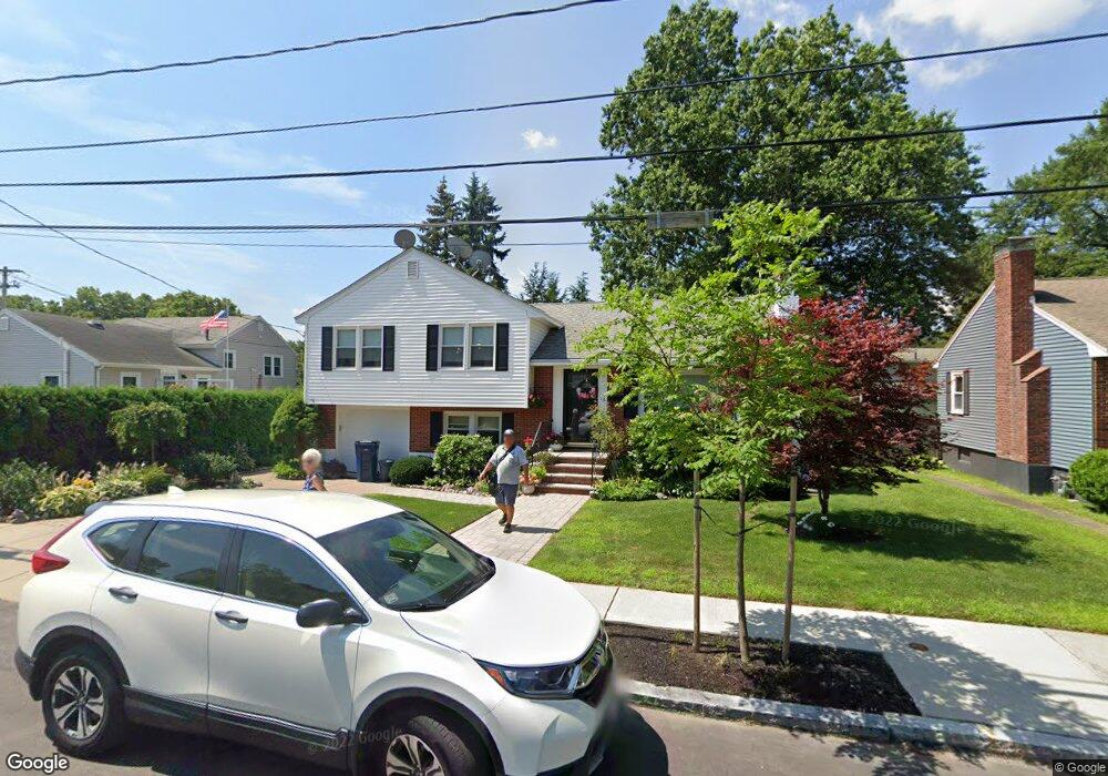 16 Kiernan Rd, West Roxbury, MA 02132 - photo 1