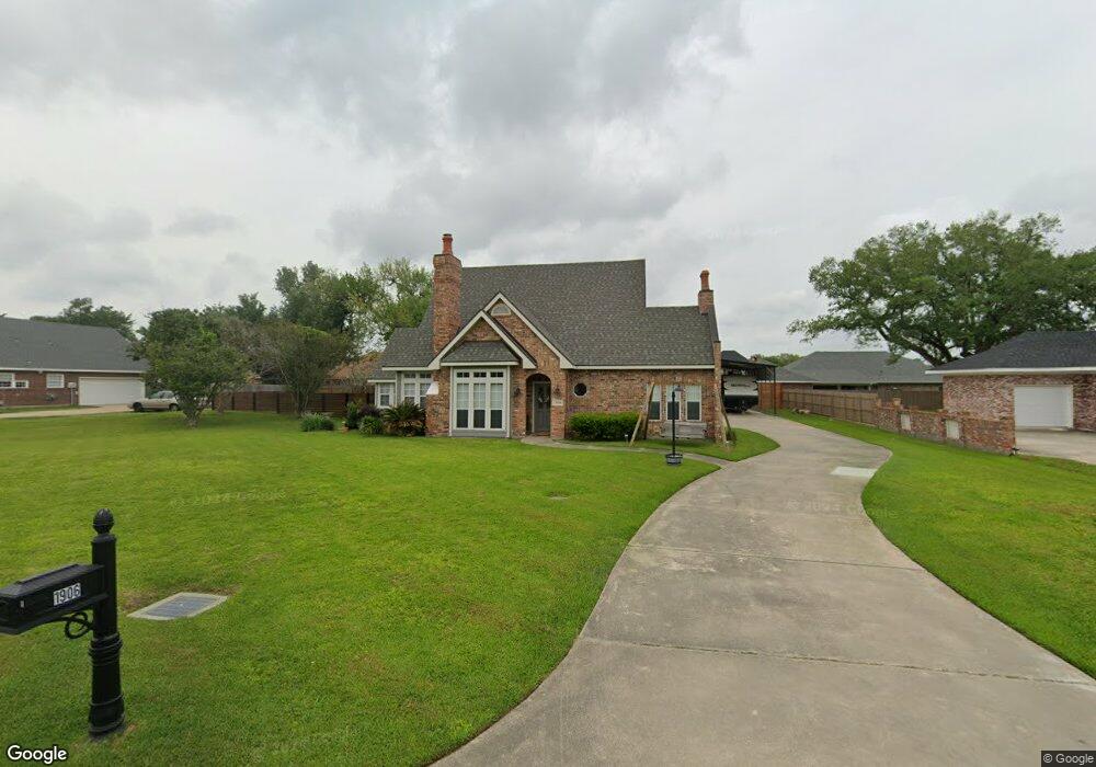 1906 Plantation Dr, Lake Charles, LA 70605 - photo 1