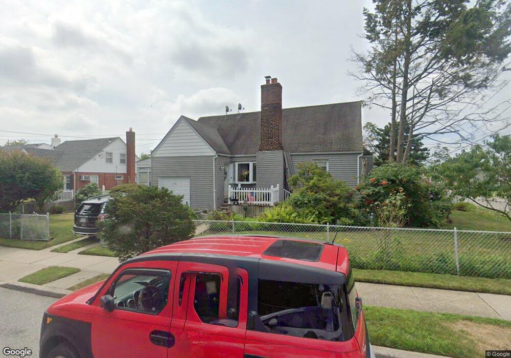 1041 Rosegold St, Franklin Square, NY 11010 - photo 1